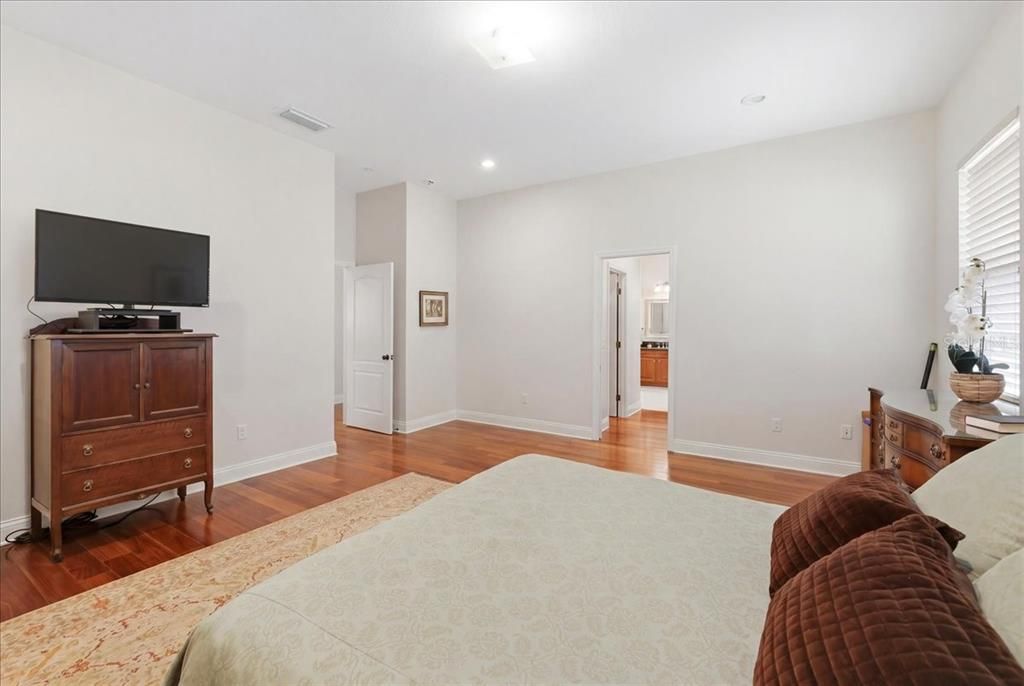 For Sale: $580,000 (3 beds, 2 baths, 3024 Square Feet)