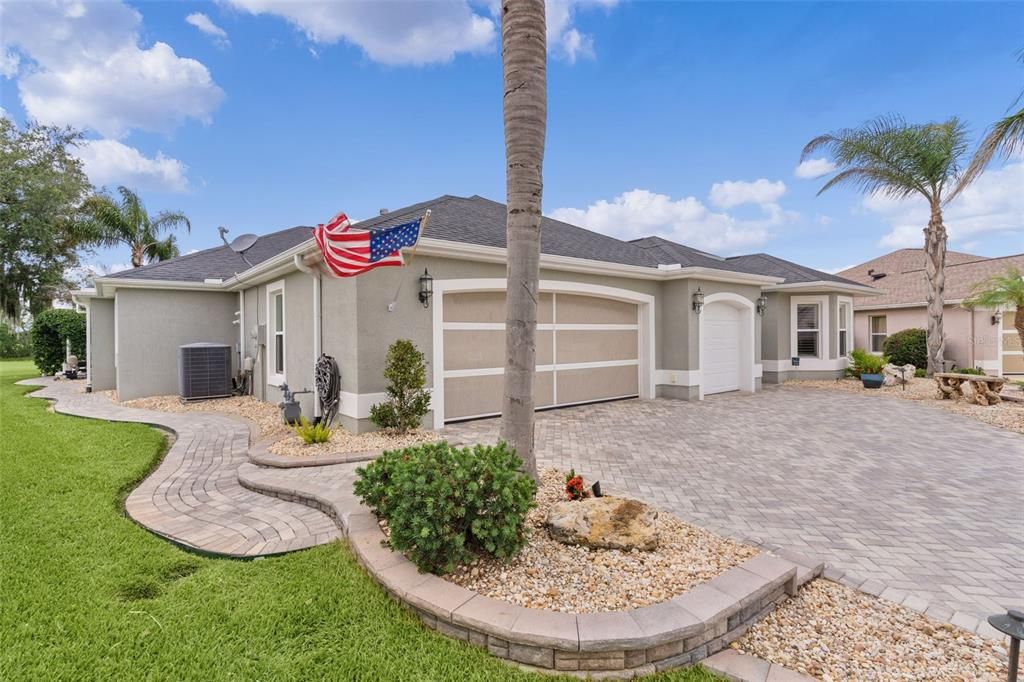 For Sale: $1,650,000 (3 beds, 2 baths, 3163 Square Feet)