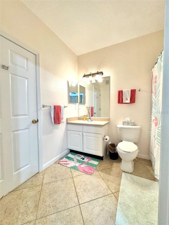En Venta: $264,900 (2 camas, 2 baños, 925 Pies cuadrados)