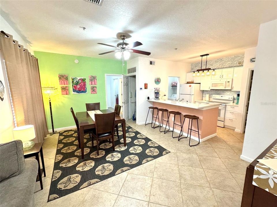En Venta: $264,900 (2 camas, 2 baños, 925 Pies cuadrados)