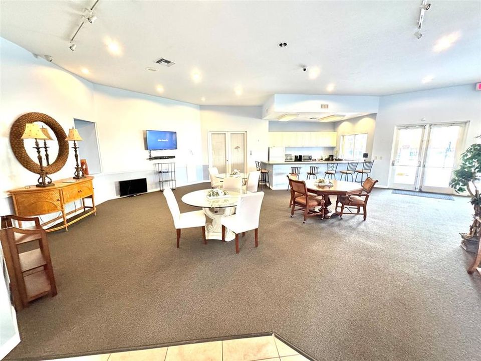 En Venta: $264,900 (2 camas, 2 baños, 925 Pies cuadrados)