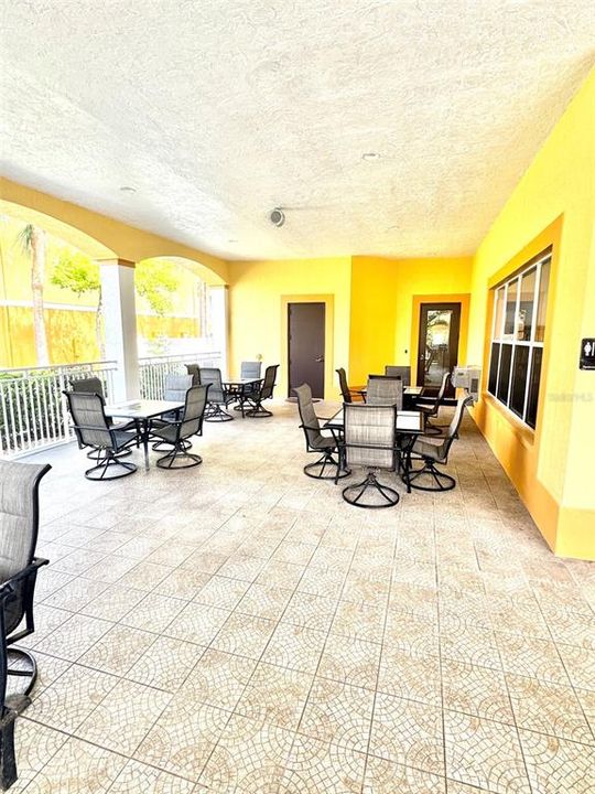 En Venta: $264,900 (2 camas, 2 baños, 925 Pies cuadrados)