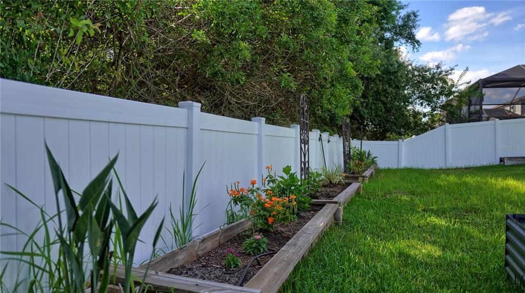 For Sale: $609,000 (5 beds, 3 baths, 4180 Square Feet)