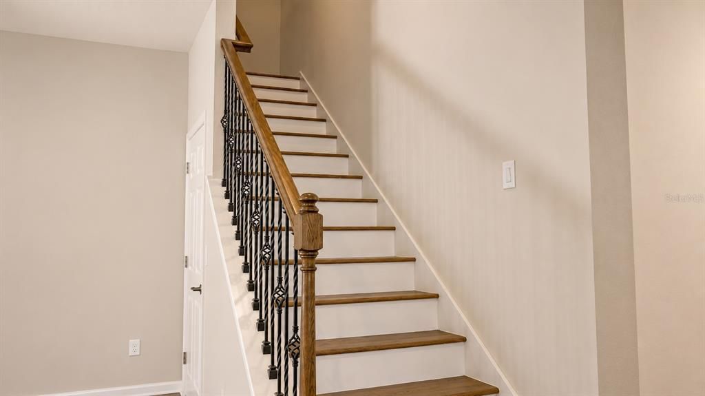 For Sale: $609,000 (5 beds, 3 baths, 4180 Square Feet)