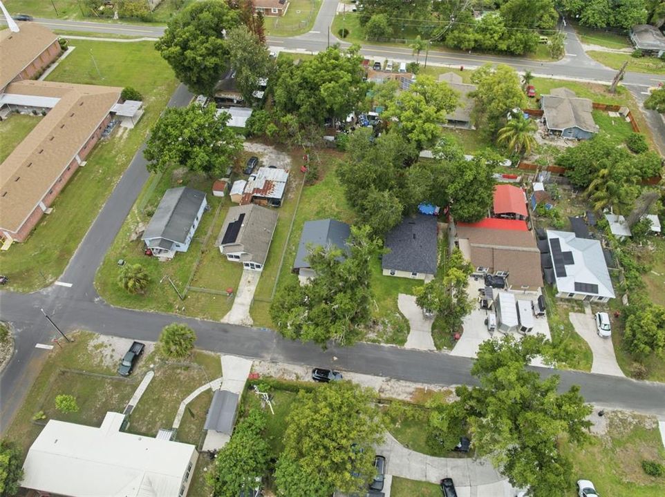 For Sale: $245,000 (2 beds, 1 baths, 840 Square Feet)