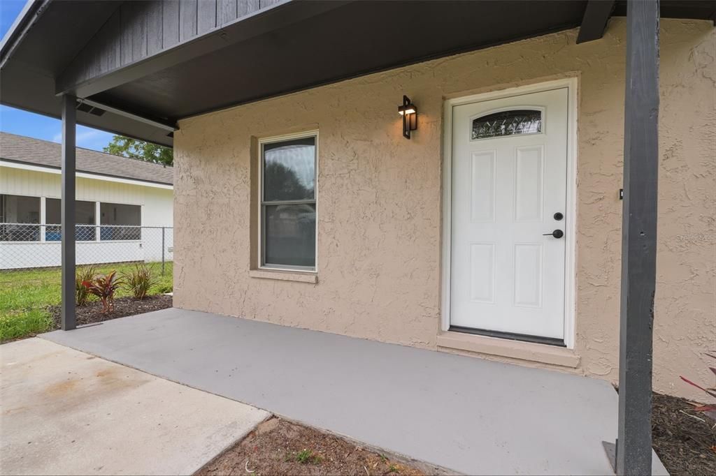 For Sale: $245,000 (2 beds, 1 baths, 840 Square Feet)