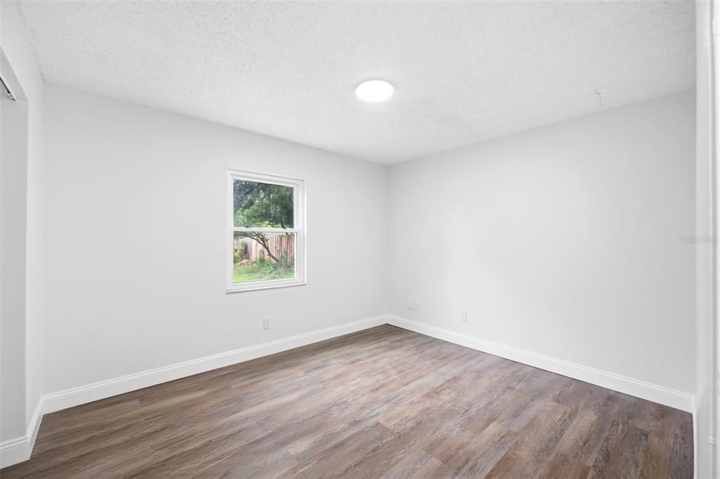 For Sale: $245,000 (2 beds, 1 baths, 840 Square Feet)