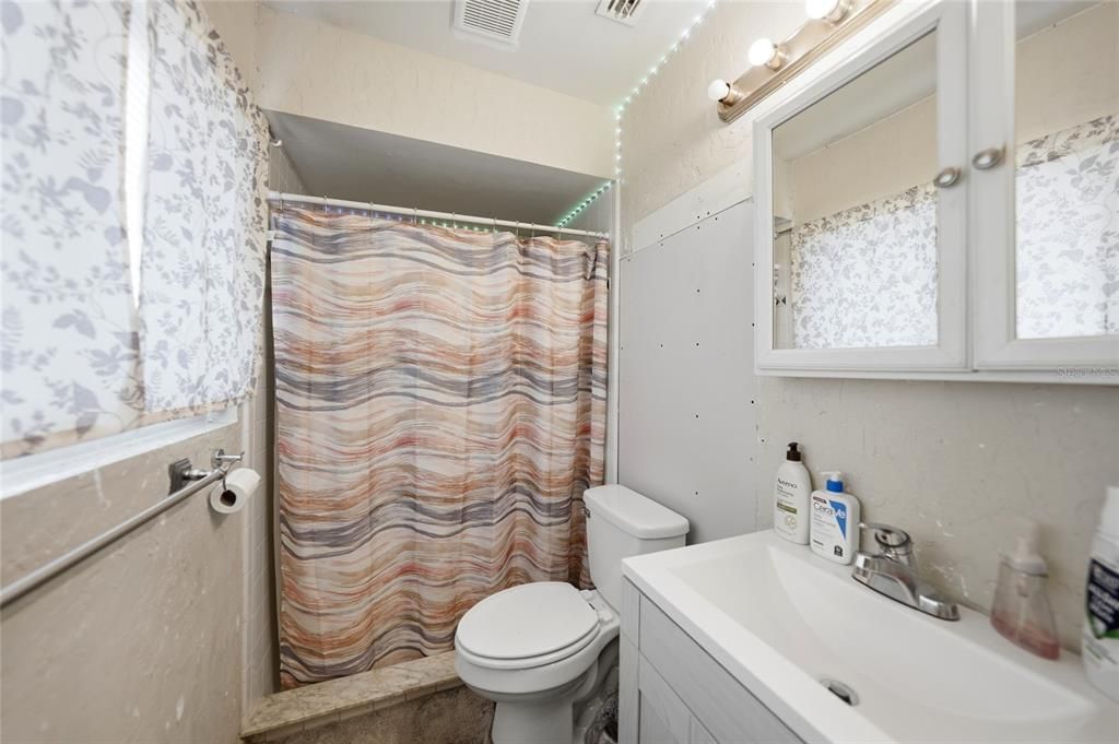 En Venta: $199,900 (3 camas, 2 baños, 1446 Pies cuadrados)