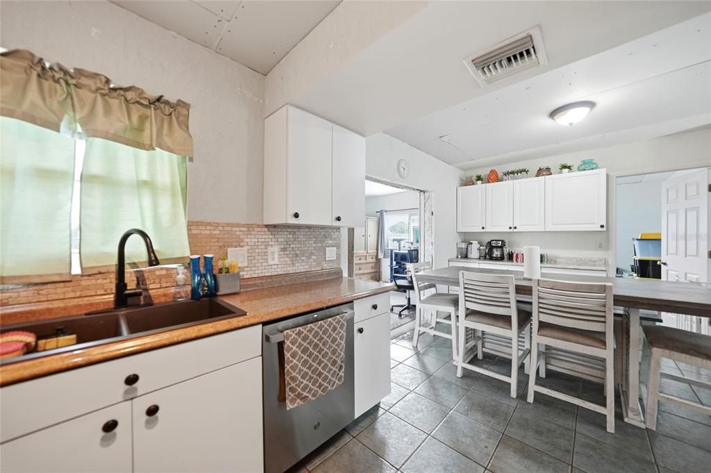 En Venta: $199,900 (3 camas, 2 baños, 1446 Pies cuadrados)