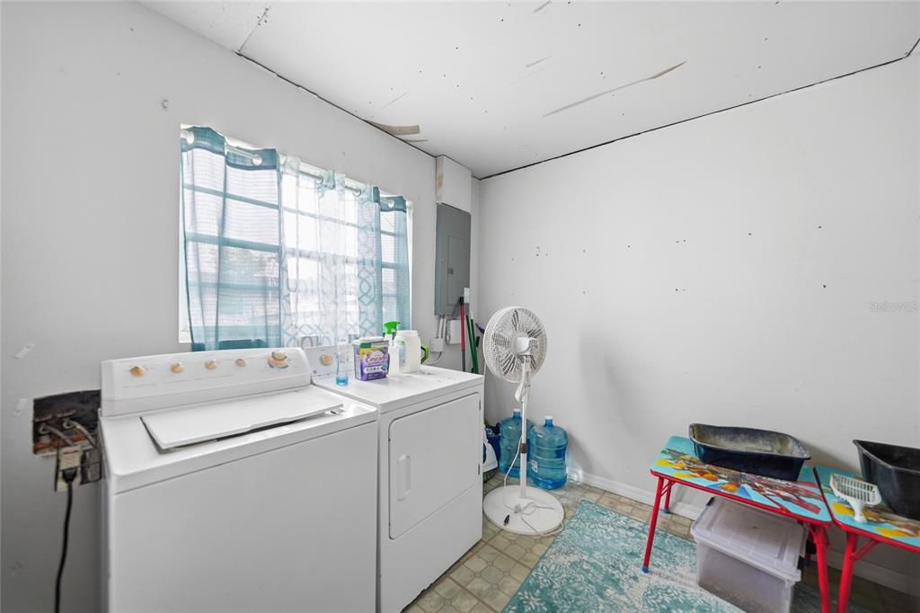 En Venta: $199,900 (3 camas, 2 baños, 1446 Pies cuadrados)