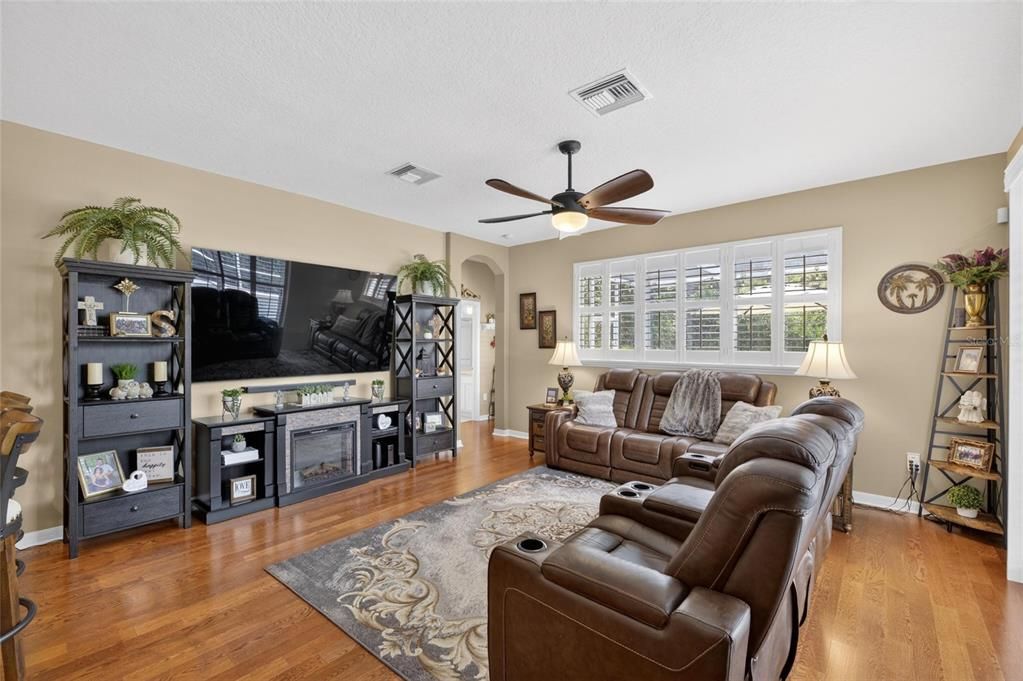 Active With Contract: $550,000 (4 beds, 3 baths, 2268 Square Feet)