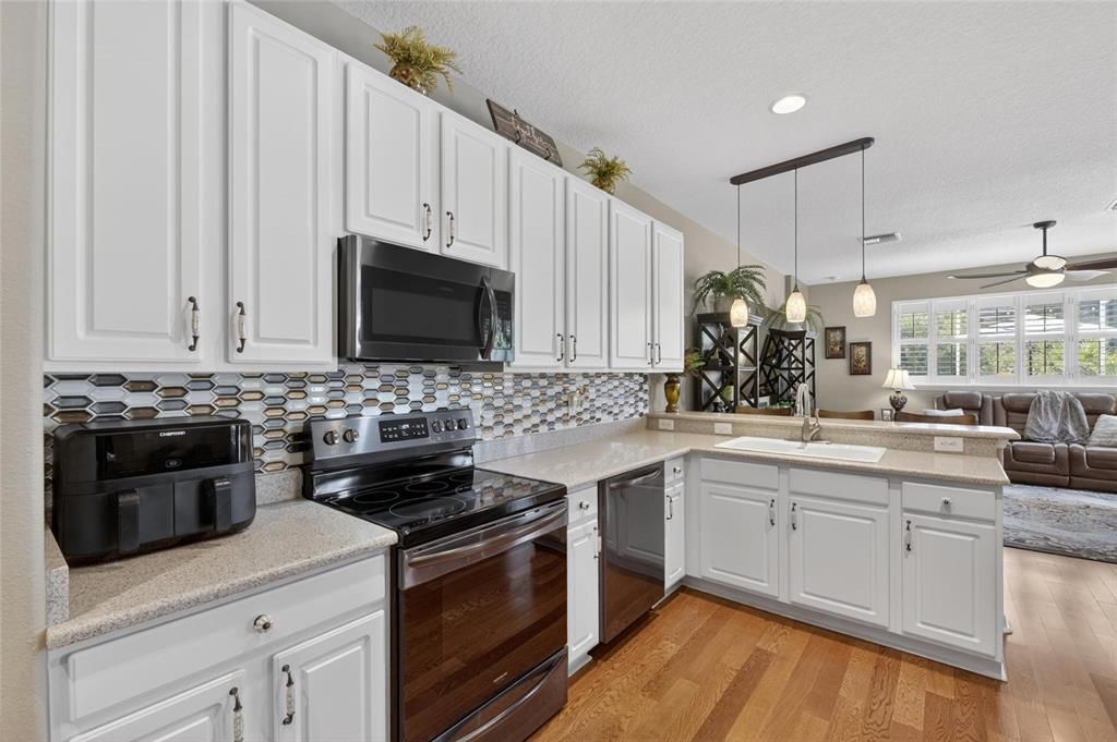 Active With Contract: $550,000 (4 beds, 3 baths, 2268 Square Feet)