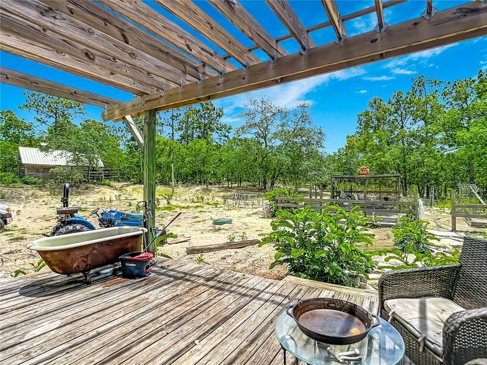For Sale: $550,000 (3 beds, 2 baths, 1945 Square Feet)