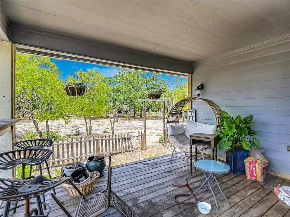For Sale: $550,000 (3 beds, 2 baths, 1945 Square Feet)