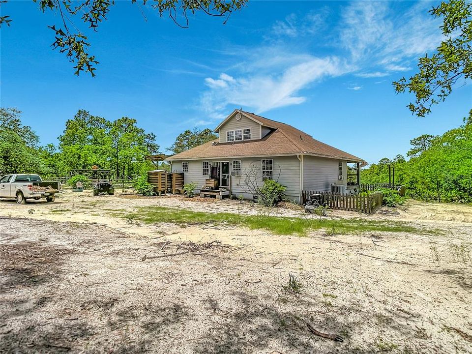 For Sale: $550,000 (3 beds, 2 baths, 1945 Square Feet)