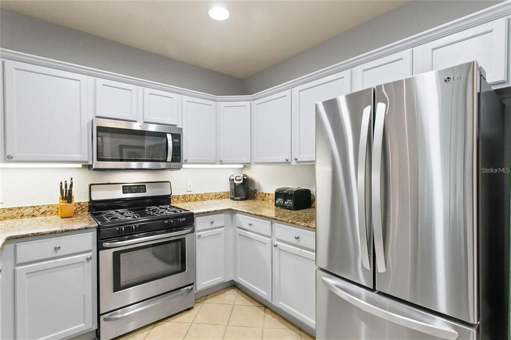 For Rent: $3,200 (3 beds, 3 baths, 2124 Square Feet)