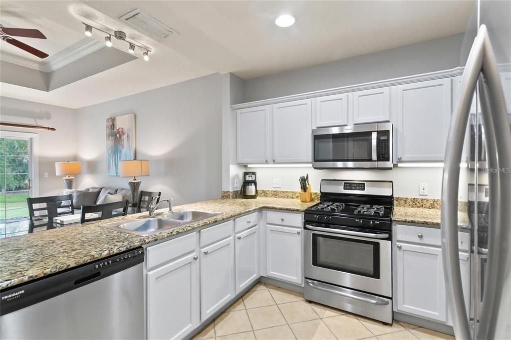 For Rent: $3,200 (3 beds, 3 baths, 2124 Square Feet)