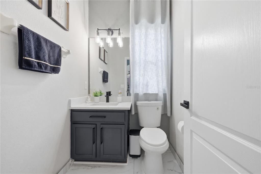 For Sale: $449,000 (5 beds, 2 baths, 2577 Square Feet)