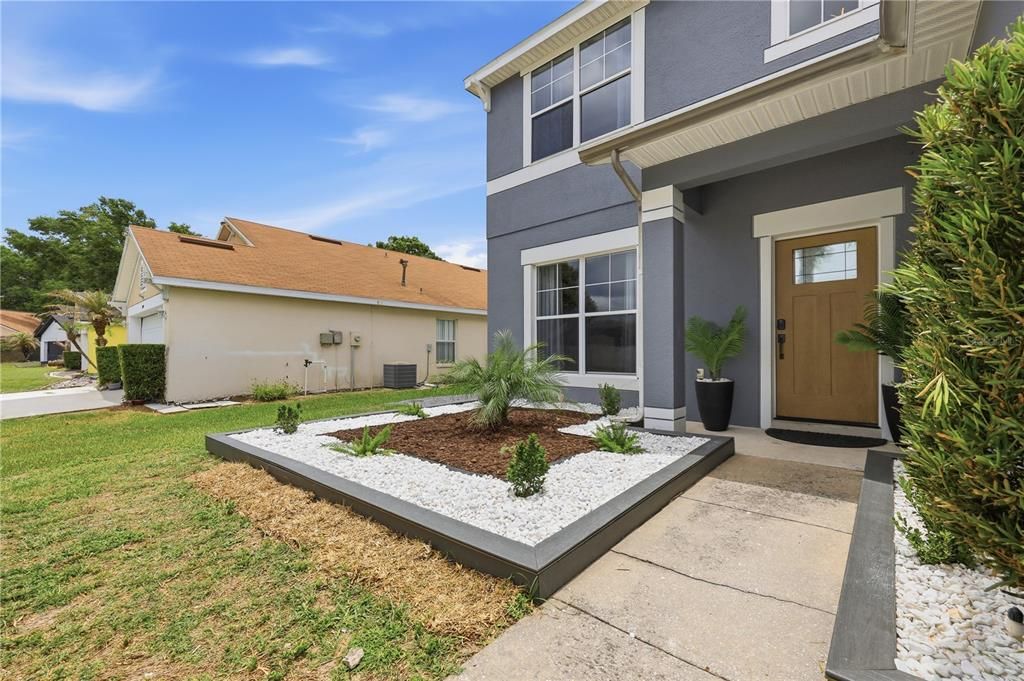For Sale: $449,000 (5 beds, 2 baths, 2577 Square Feet)