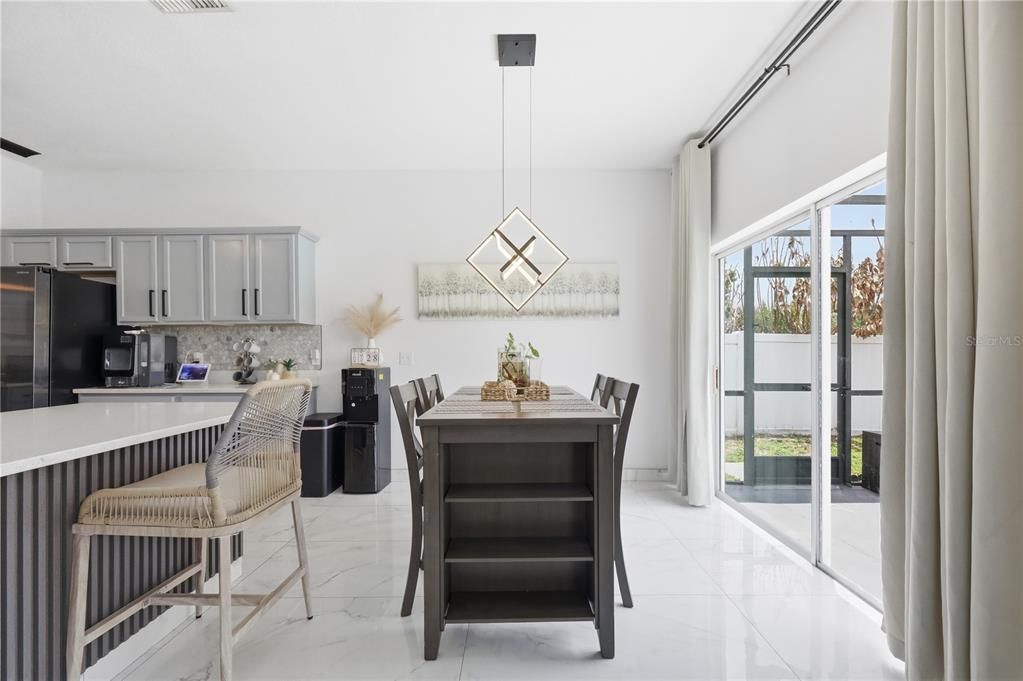 For Sale: $449,000 (5 beds, 2 baths, 2577 Square Feet)