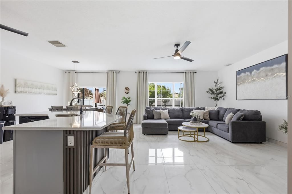 For Sale: $449,000 (5 beds, 2 baths, 2577 Square Feet)