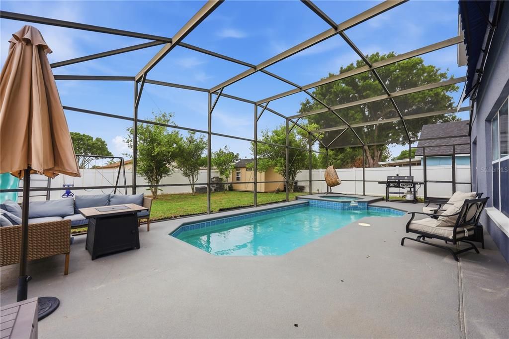 For Sale: $449,000 (5 beds, 2 baths, 2577 Square Feet)