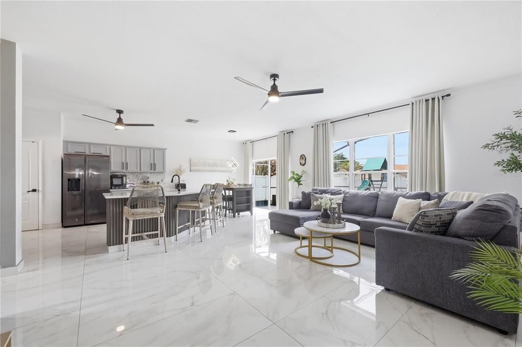 For Sale: $449,000 (5 beds, 2 baths, 2577 Square Feet)