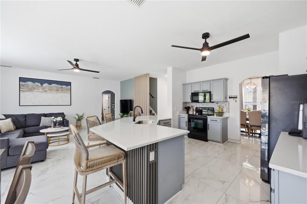 For Sale: $449,000 (5 beds, 2 baths, 2577 Square Feet)