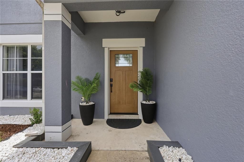 For Sale: $449,000 (5 beds, 2 baths, 2577 Square Feet)
