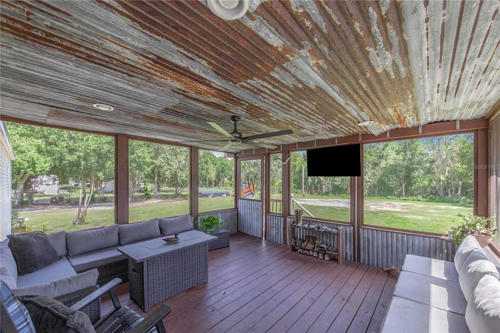 На продажу: $324,900 (4 спален, 2 ванн, 1960 Квадратных фут)