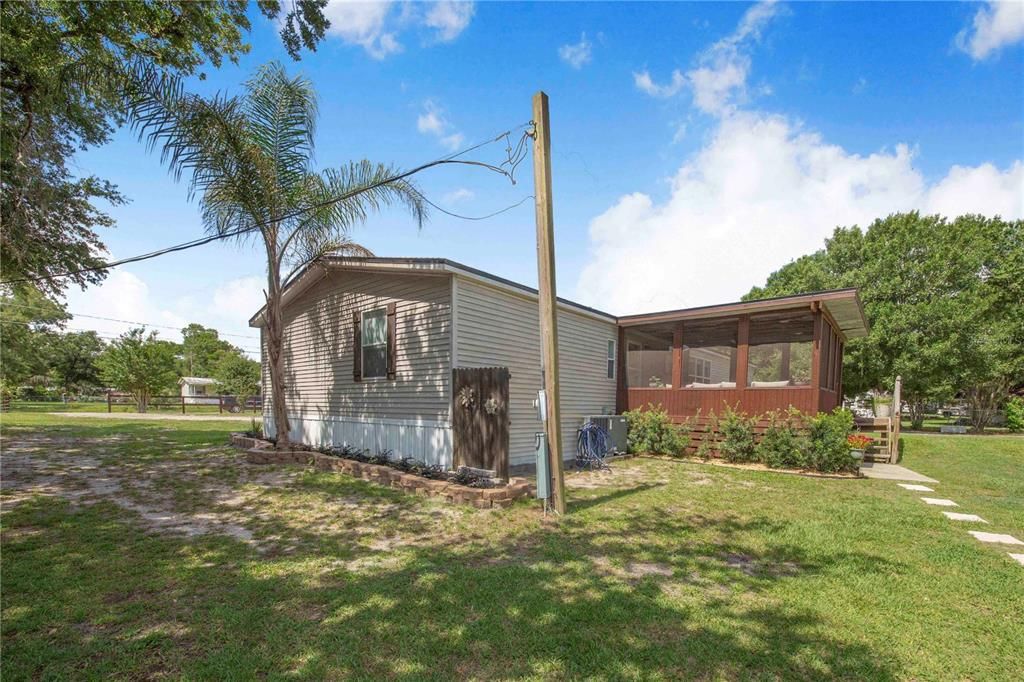 На продажу: $324,900 (4 спален, 2 ванн, 1960 Квадратных фут)
