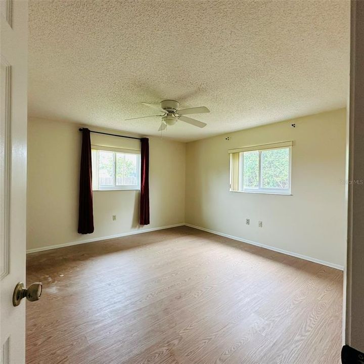 На продажу: $225,000 (3 спален, 2 ванн, 1492 Квадратных фут)