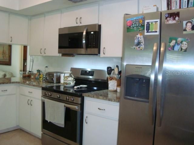 For Rent: $3,200 (3 beds, 2 baths, 2036 Square Feet)