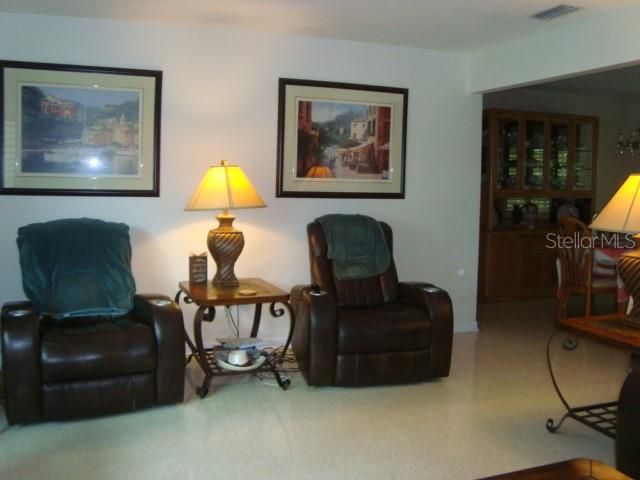For Rent: $3,200 (3 beds, 2 baths, 2036 Square Feet)