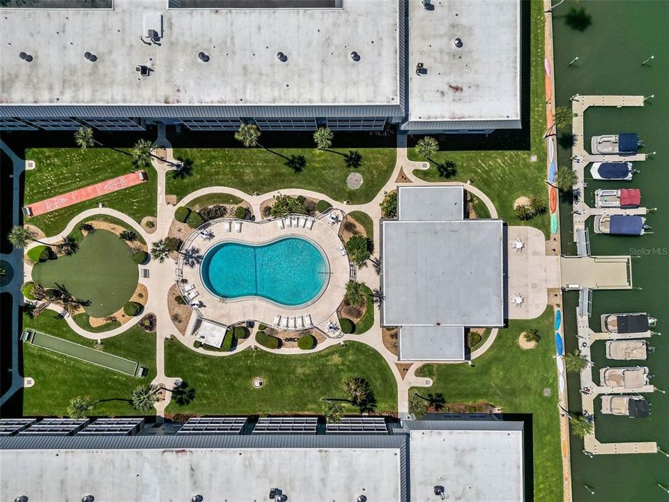En Venta: $699,000 (3 camas, 3 baños, 1921 Pies cuadrados)