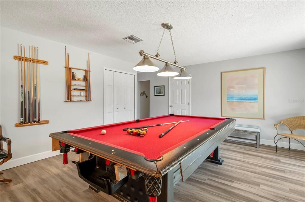 En Venta: $699,000 (3 camas, 3 baños, 1921 Pies cuadrados)