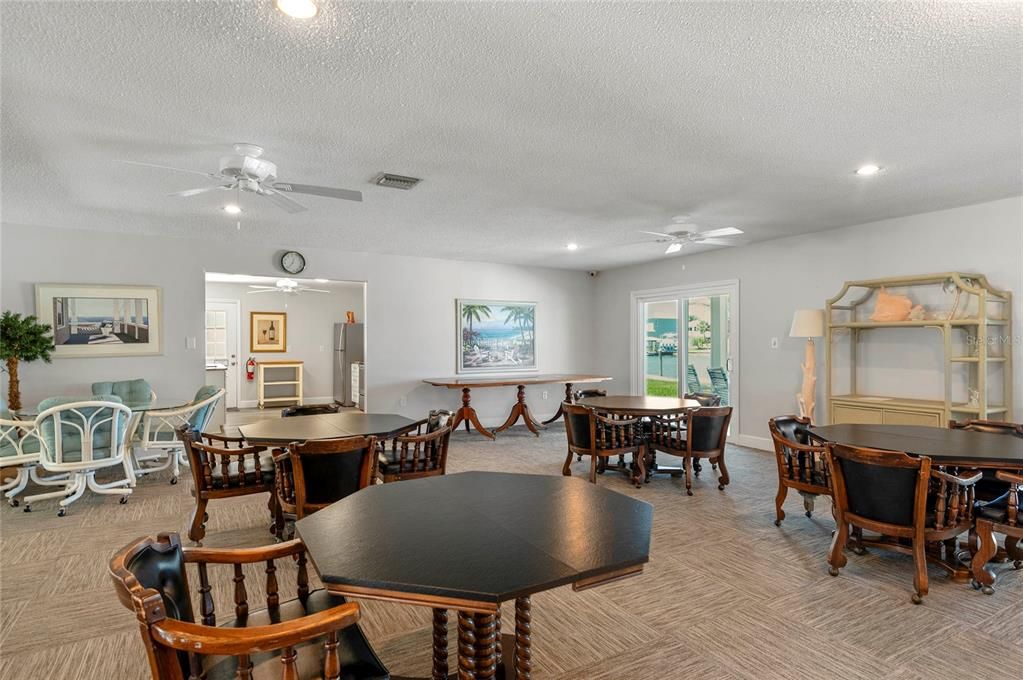 En Venta: $699,000 (3 camas, 3 baños, 1921 Pies cuadrados)