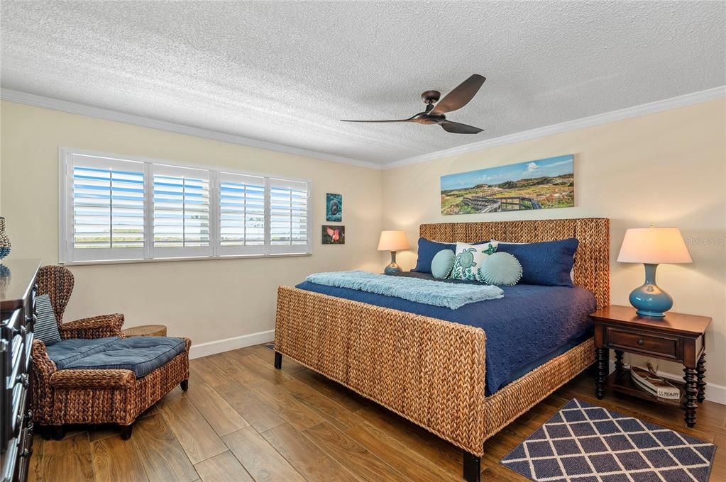 En Venta: $699,000 (3 camas, 3 baños, 1921 Pies cuadrados)