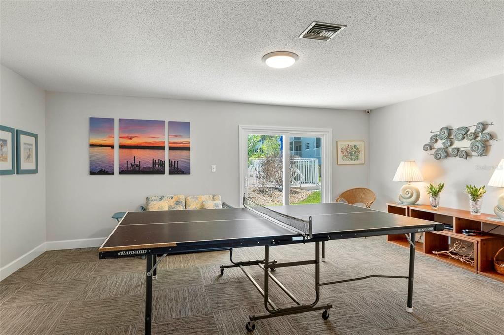 En Venta: $699,000 (3 camas, 3 baños, 1921 Pies cuadrados)