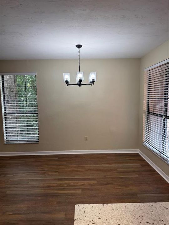 Active With Contract: $195,000 (2 beds, 2 baths, 1106 Square Feet)
