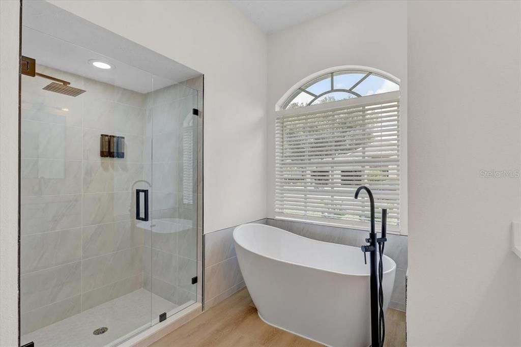 For Sale: $479,900 (3 beds, 2 baths, 2010 Square Feet)