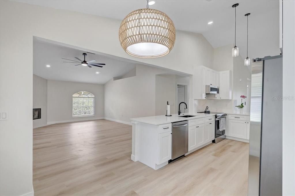 For Sale: $479,900 (3 beds, 2 baths, 2010 Square Feet)