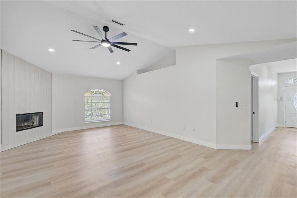 For Sale: $479,900 (3 beds, 2 baths, 2010 Square Feet)
