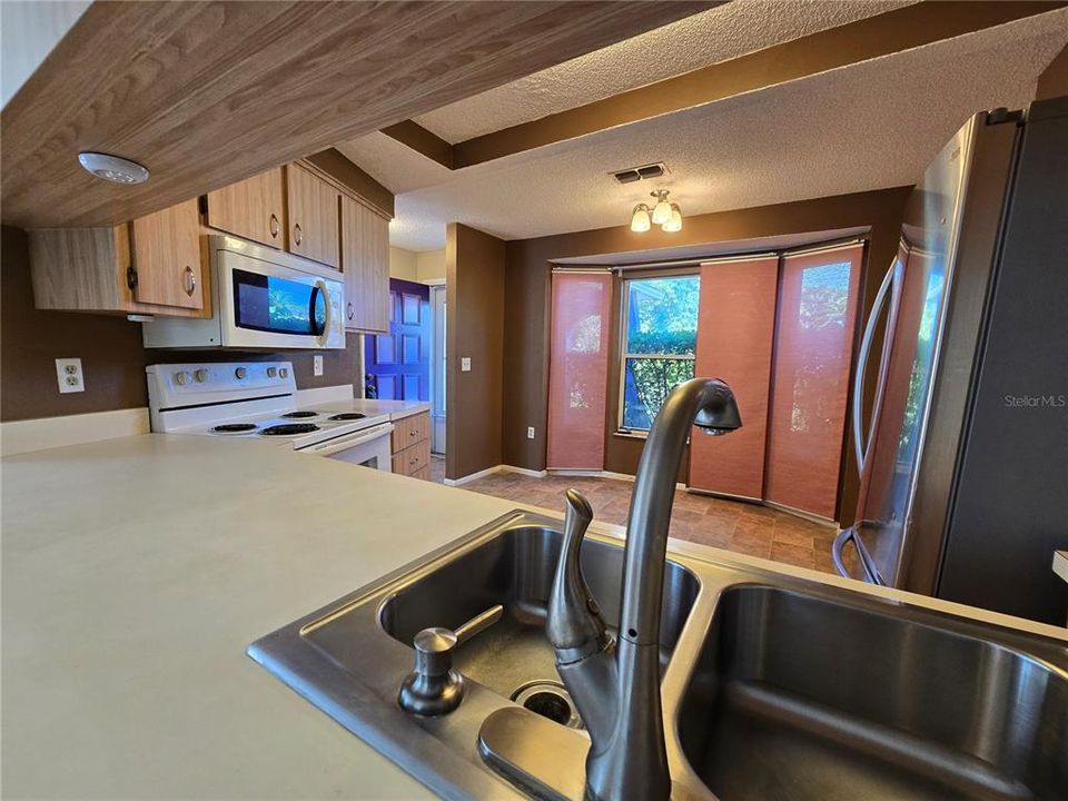 На продажу: $304,990 (3 спален, 2 ванн, 1435 Квадратных фут)