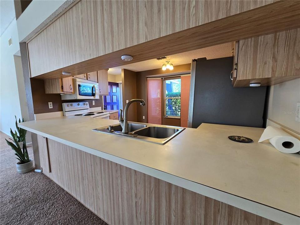 На продажу: $304,990 (3 спален, 2 ванн, 1435 Квадратных фут)
