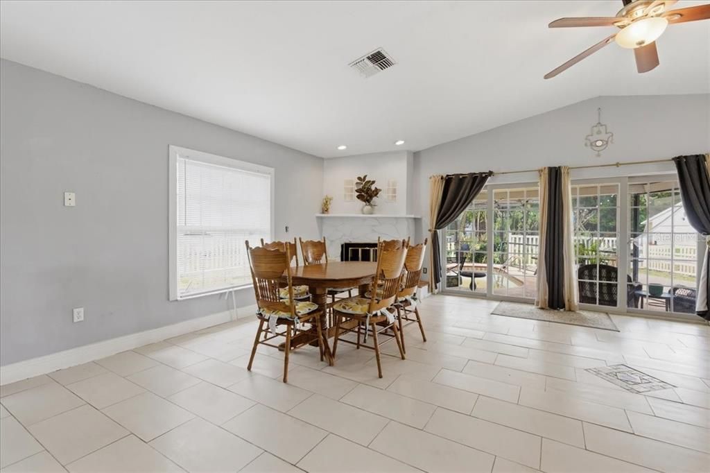For Sale: $430,000 (3 beds, 2 baths, 1692 Square Feet)