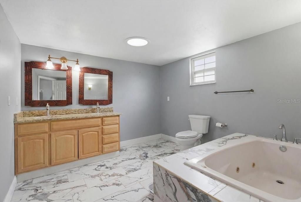 For Sale: $430,000 (3 beds, 2 baths, 1692 Square Feet)