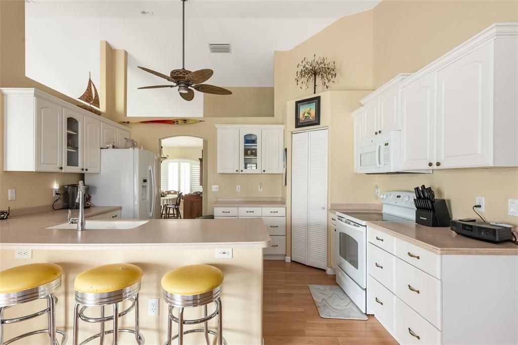 For Sale: $449,000 (3 beds, 2 baths, 2188 Square Feet)