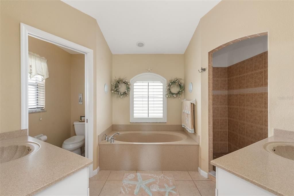 For Sale: $449,000 (3 beds, 2 baths, 2188 Square Feet)