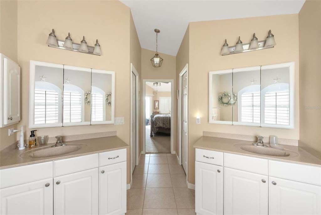 For Sale: $449,000 (3 beds, 2 baths, 2188 Square Feet)